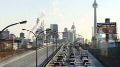 Toronto: Sandwich generation juggles parents and kids