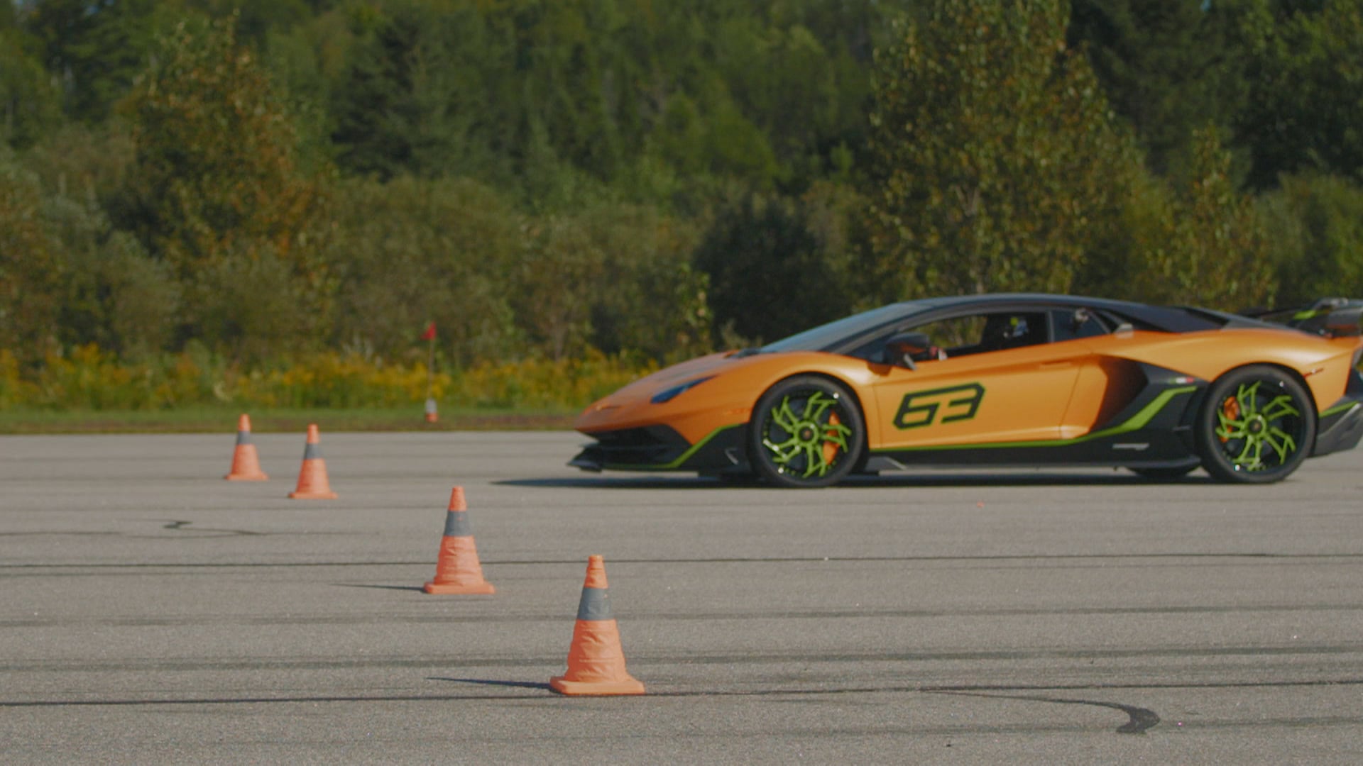 Les G Nies De La Vitesse S E Audi Rs Vs Lamborghini Svj