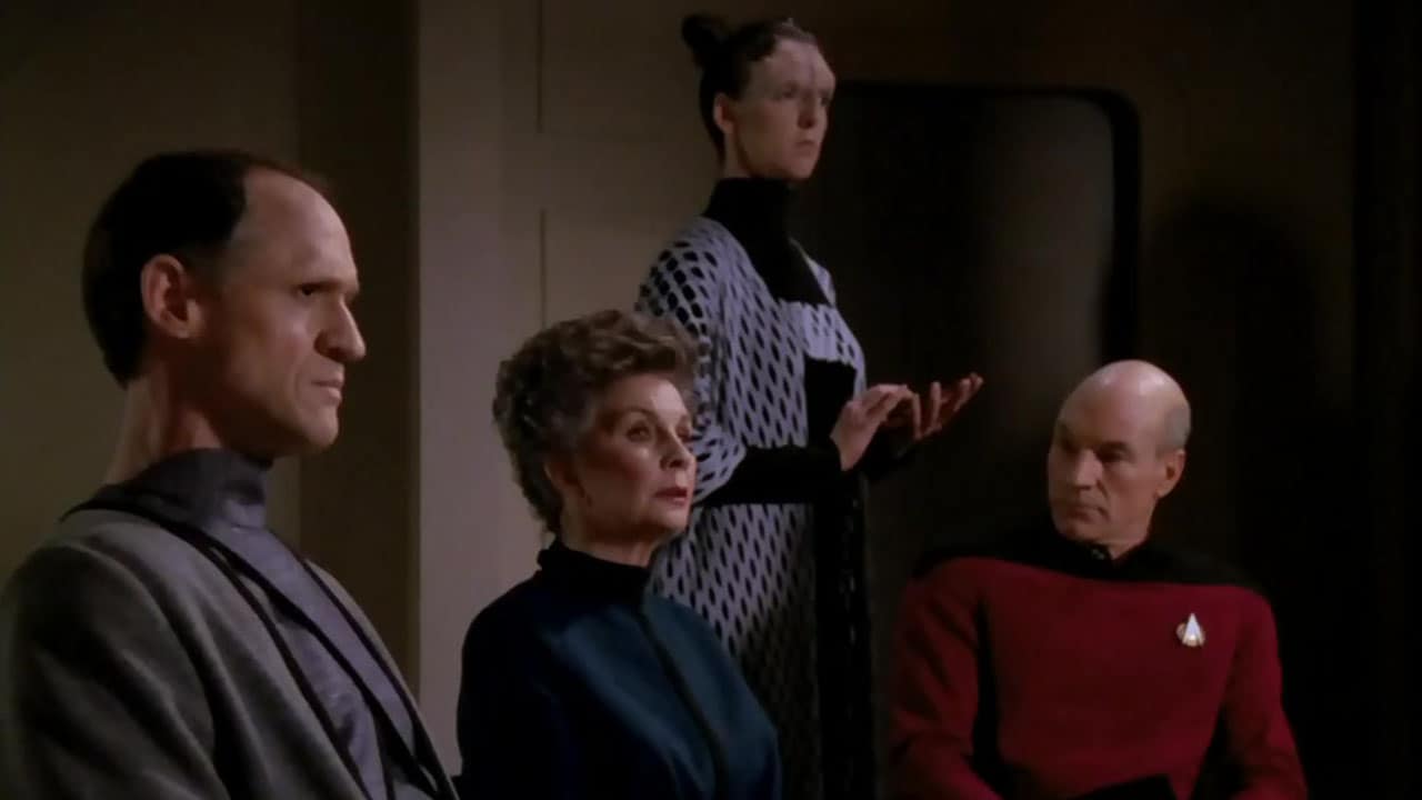 Star Trek The Next Generation S4E21 The Drumhead