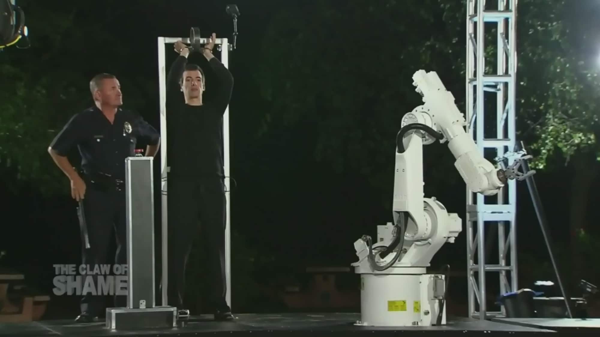 Nathan for You S1E7 The Claw of Shame