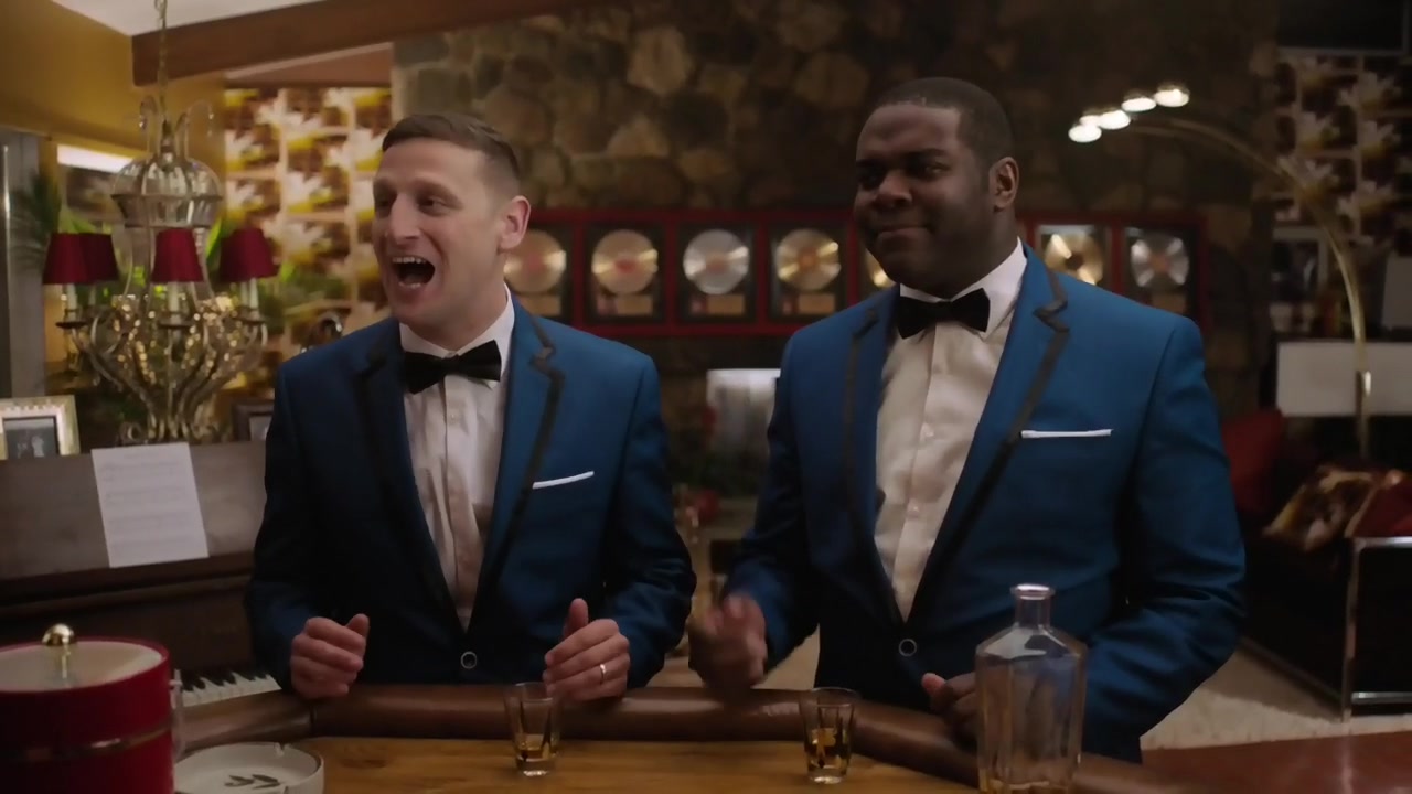 Detroiters S1E4 Devereux Wigs