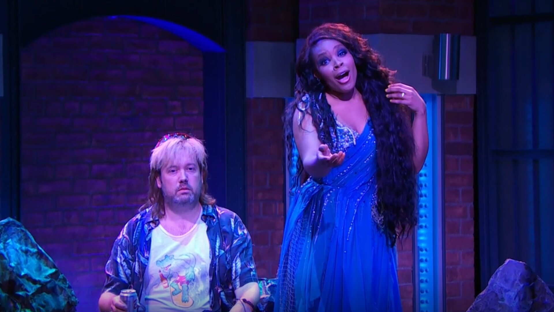 Clips: Seth Tries to Resist the Siren’s Call of the Florida Man Joke