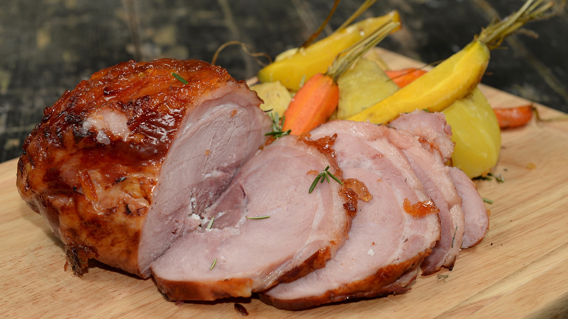 CTV Your Morning S5E82 Orange marmalade glazed ham