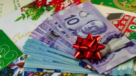 Who and how much you should be tipping during the holidays: pandemic edition Who and how much you should be tipping during the holidays: pandemic edition