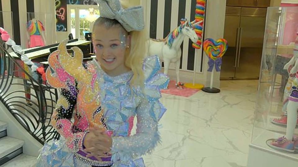 MTV Cribs International V.F. S1E3 JoJo Siwa et Tom Allen