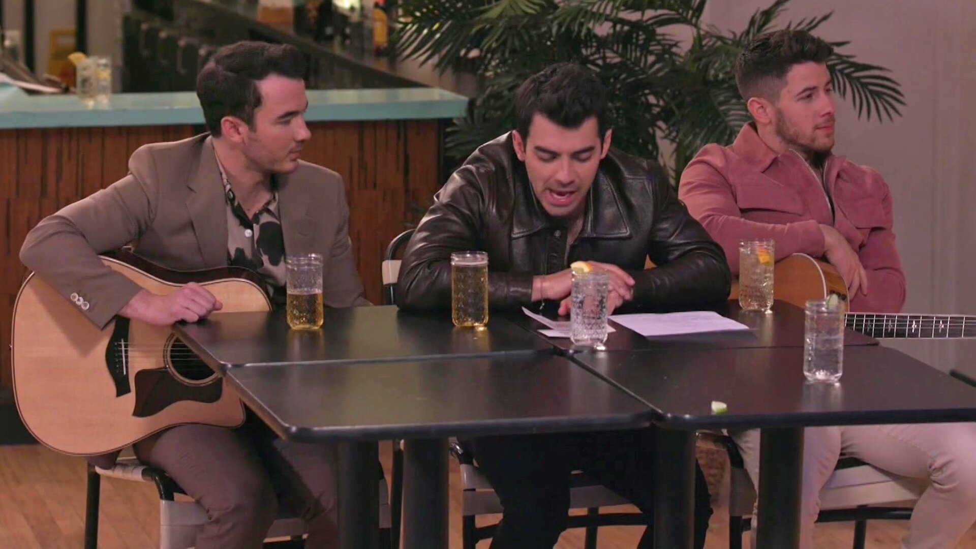 Clips: Seth and the Jonas Brothers Go Day Drinking
