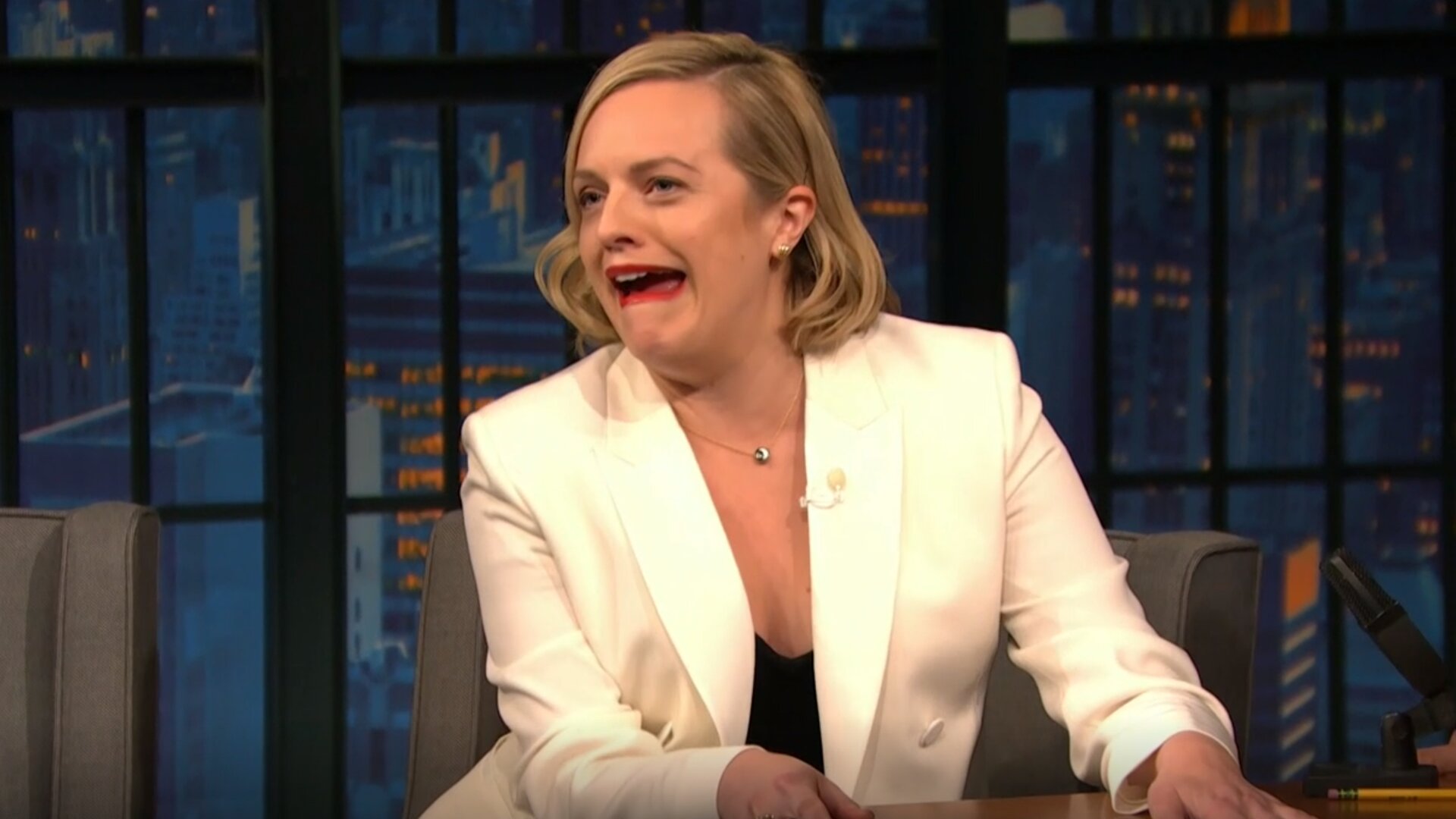 Clips: Elisabeth Moss Got Pranked At 'The Handmaind's Tale' Press Junket