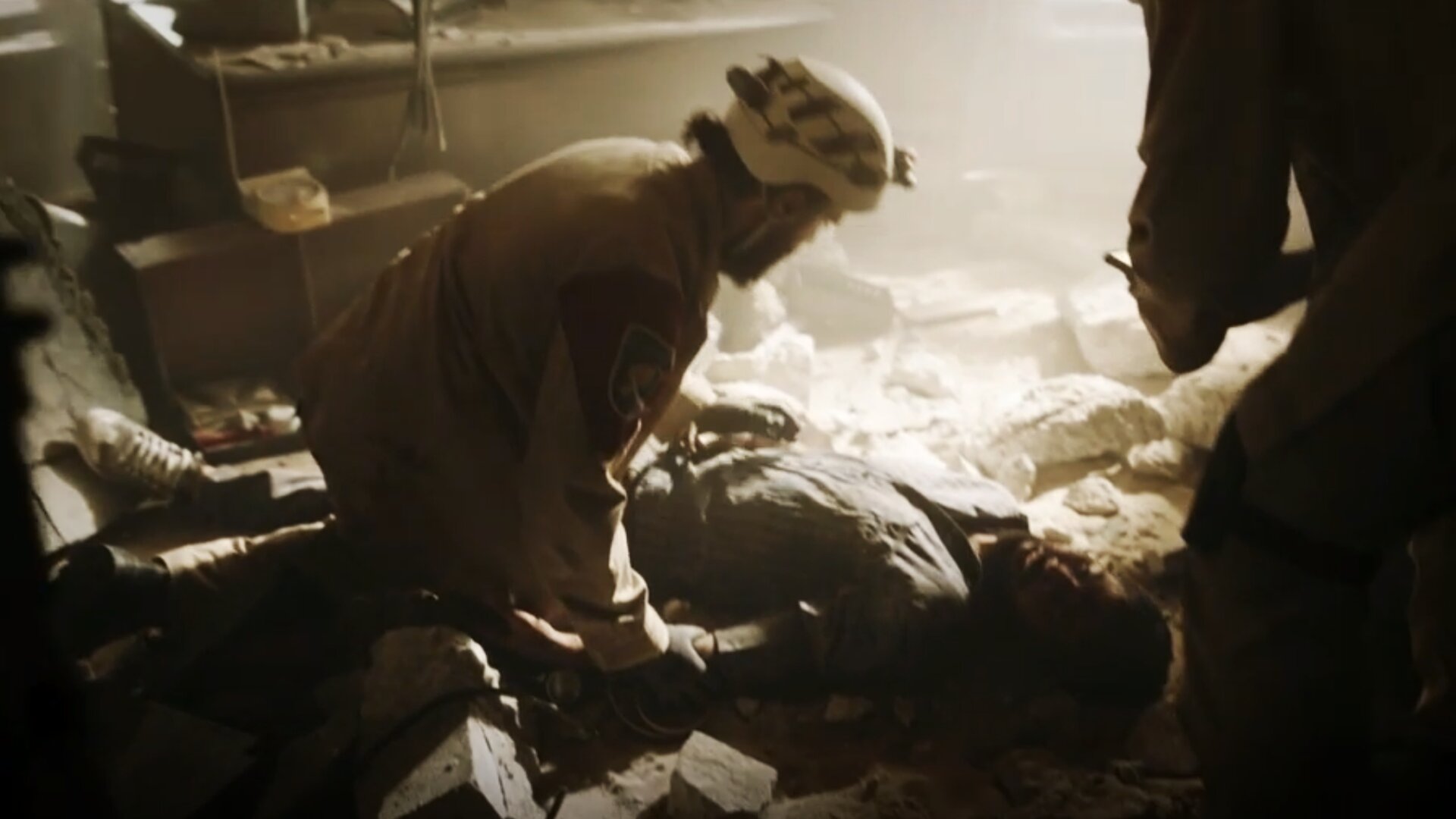 Clips: Help In A Warzone