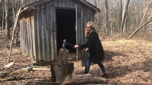 Beeing At Home: Sam Gets Into Survival Mode Beeing At Home: Sam Gets Into Survival Mode