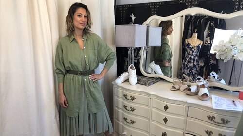 How to make one shirt dress look like three totally different outfits How to make one shirt dress look like three totally different outfits