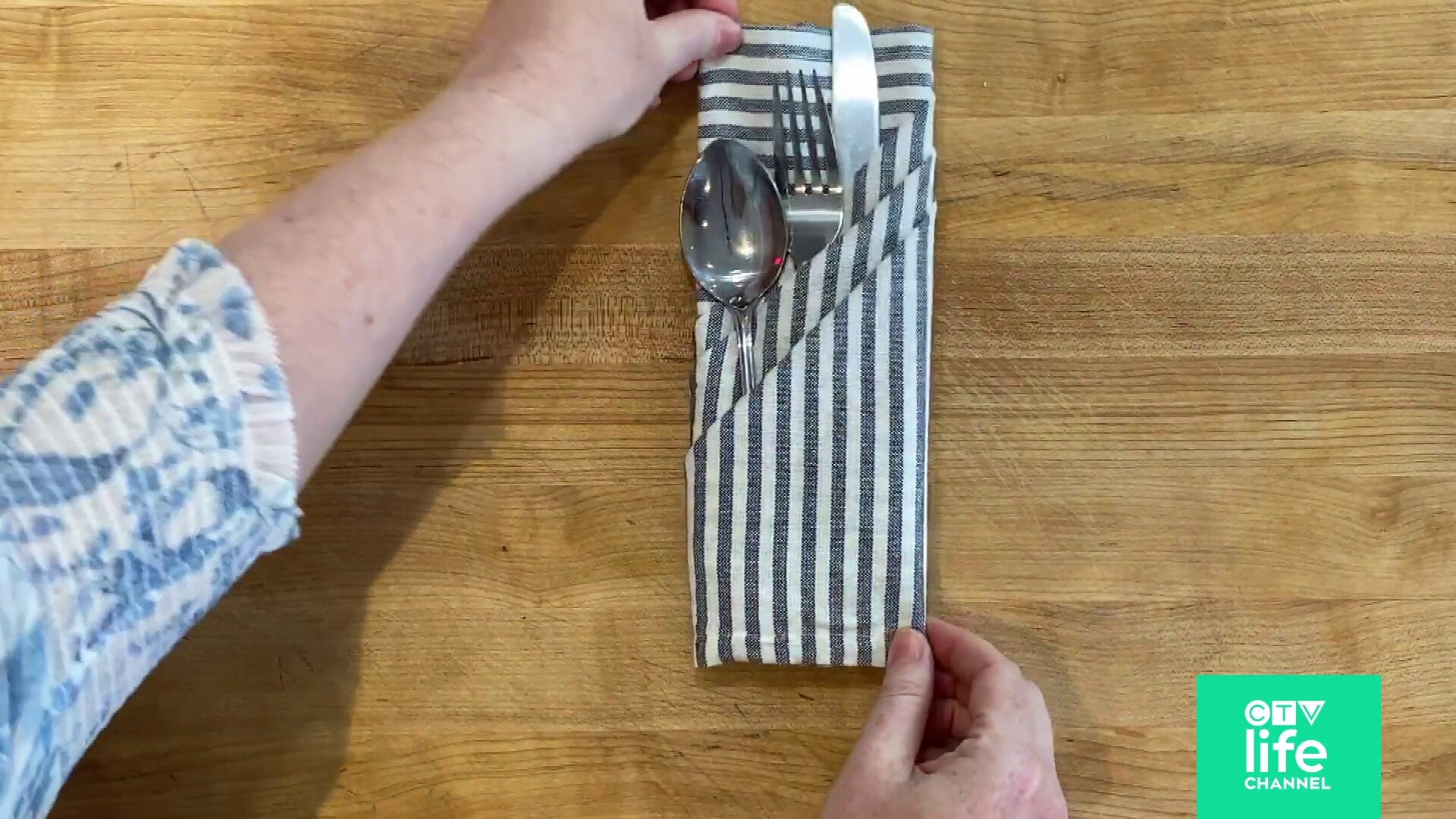 Meredith’s Tips: How to Fold A Napkin