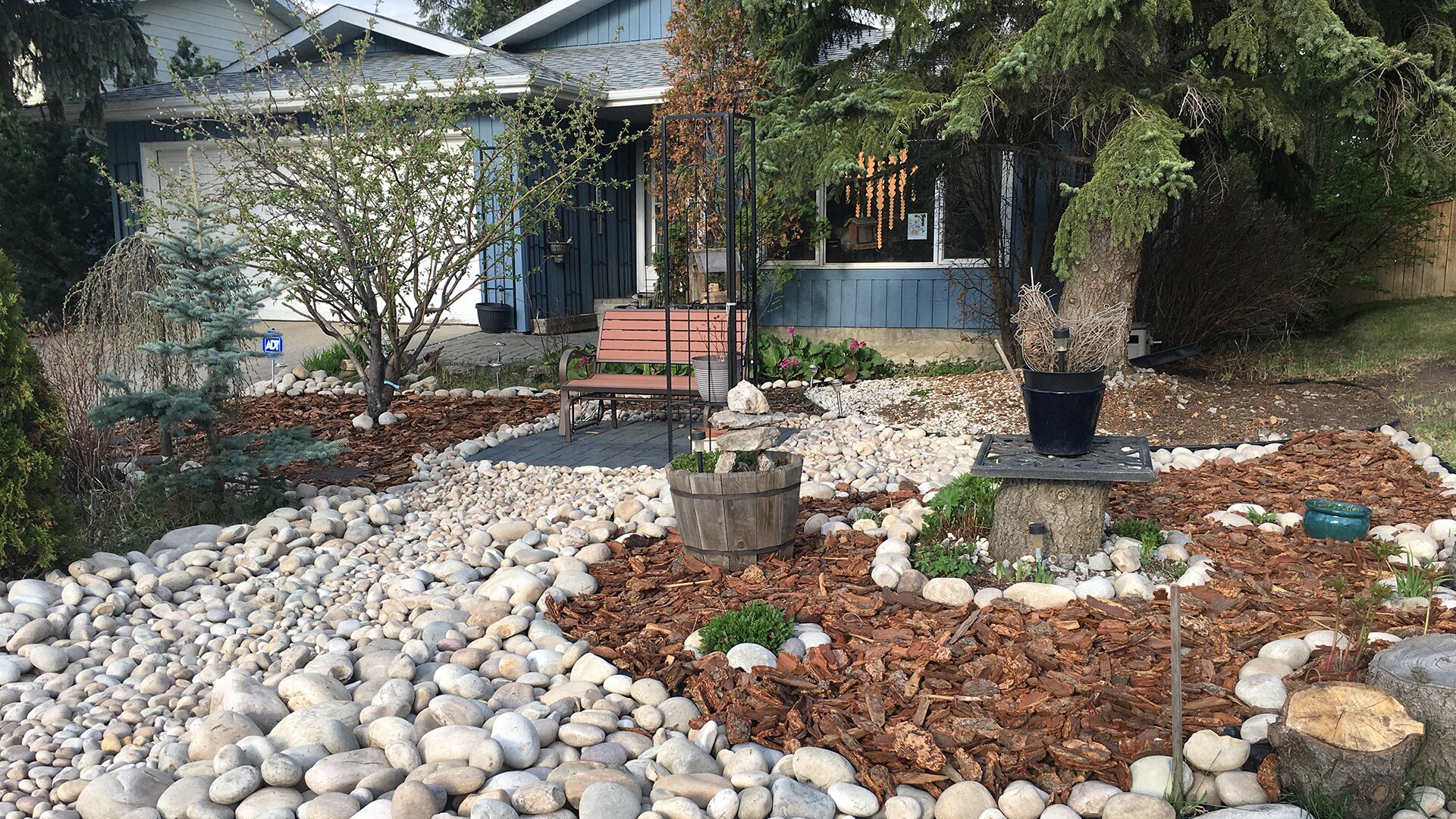 This viewer used the pandemic to turn her front yard into an incredible dry river bed