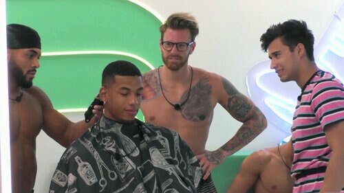 Clips: A Villa Divided Clips: A Villa Divided