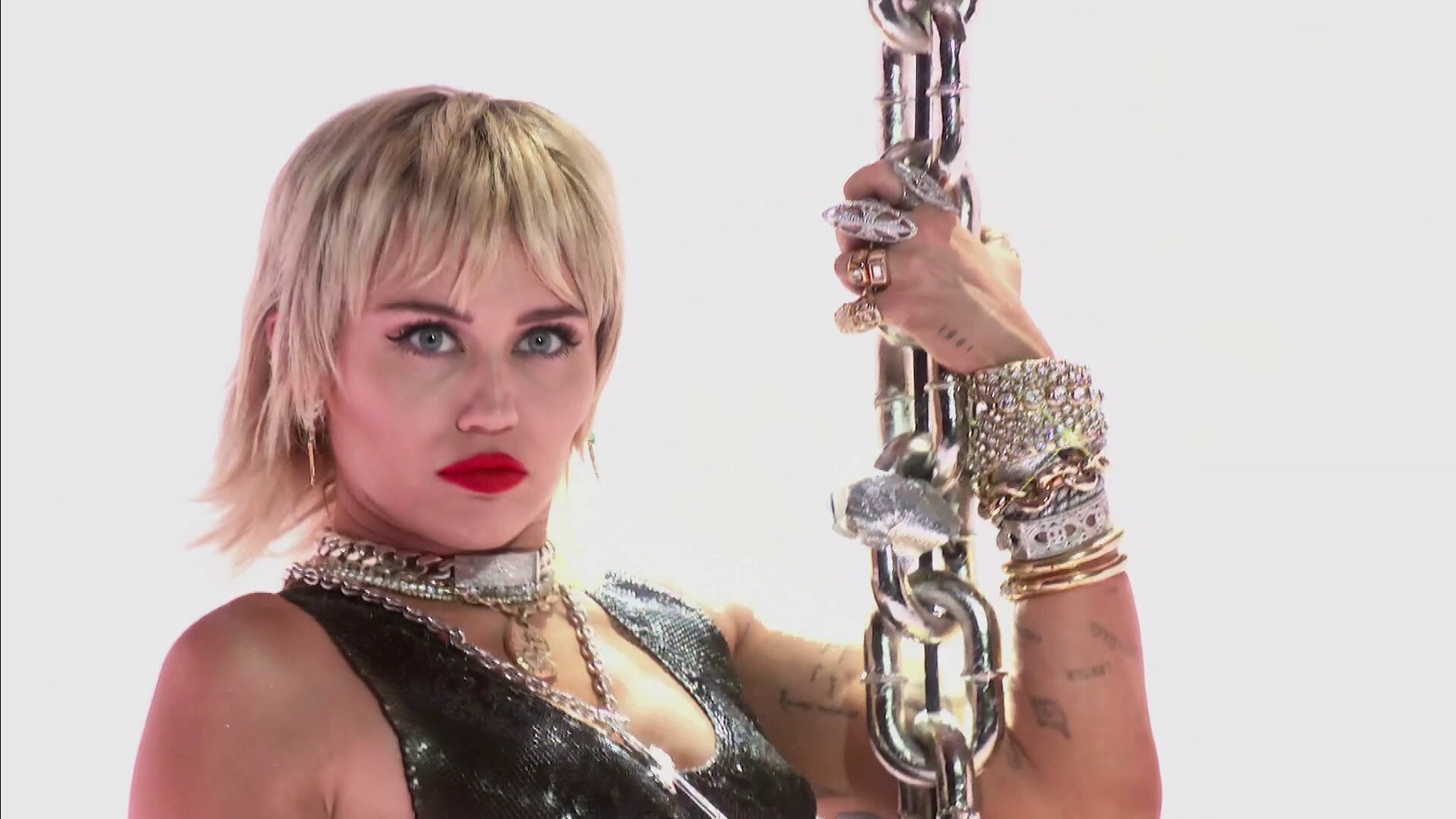 Miley Cyrus' 'Midnight Sky' Performance Pays Homage To 'Wrecking Ball'