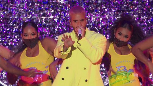 Maluma Takes Our Breath Away With His Performance Of 'Hawai' Maluma Takes Our Breath Away With His Performance Of 'Hawai'