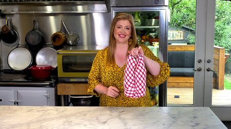 Meredith’s Tips: How to Make a Wine Bottle Carrying Case Meredith’s Tips: How to Make a Wine Bottle Carrying Case