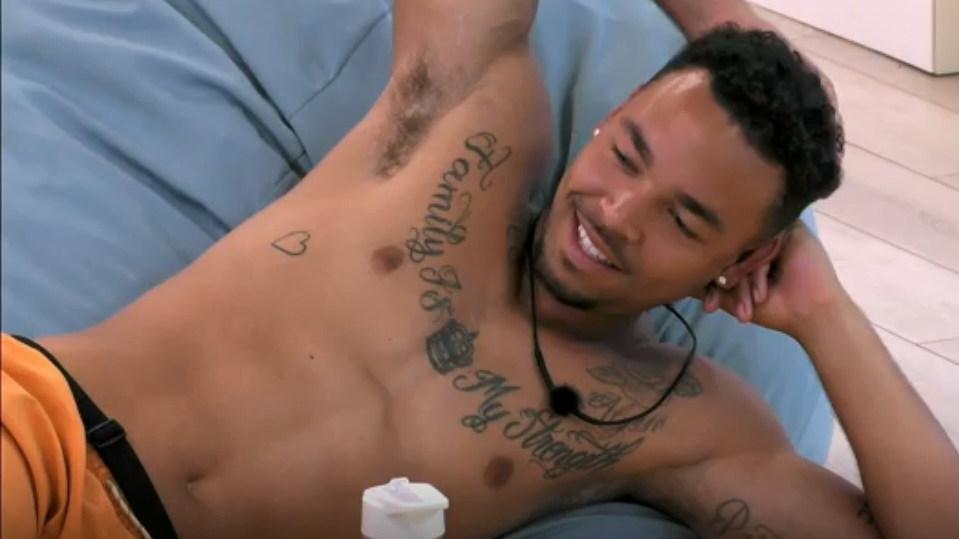 Clips: "It's Not Friend Island"