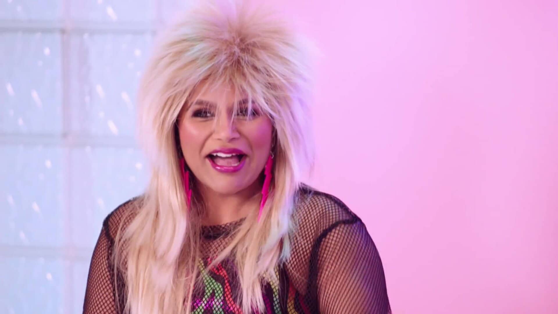 Kevin Hart What the Fit S3E5 1980s Workout with Mindy Kaling and