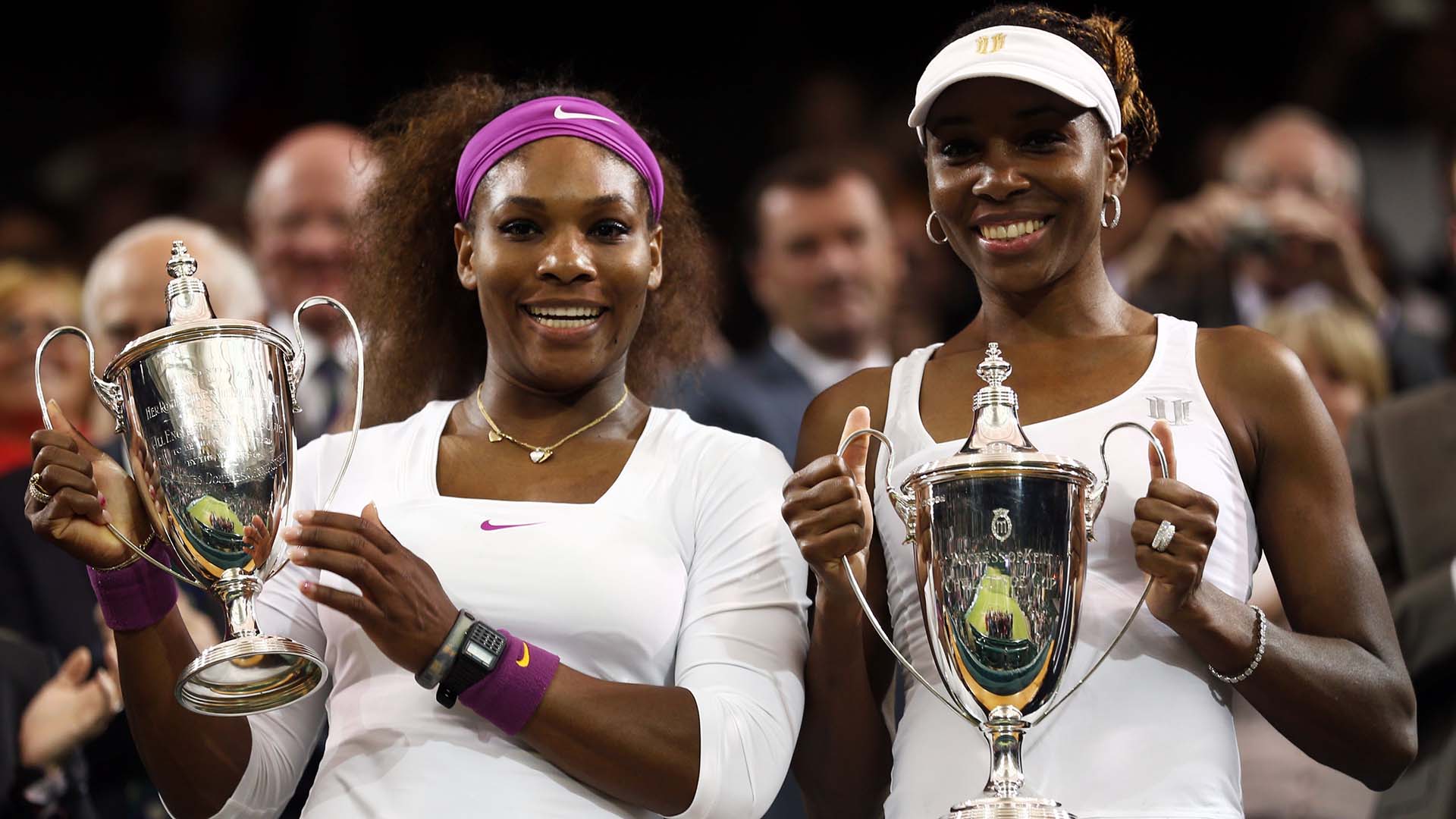 The Social S9E51 Venus and Serena Williams share advice for Simone(02)