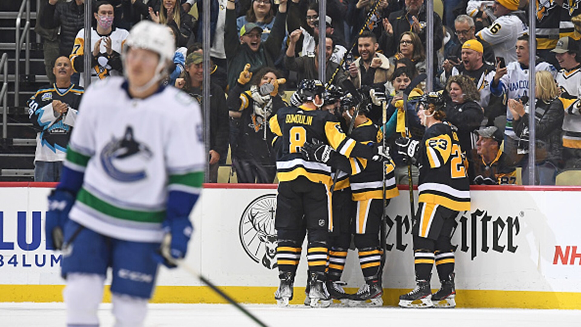 Нхл ванкувер - чикаго. Ванкувер кэнакс питтсбург пингвинз матч. Нхл даллас старз. Vancouver down down. Питтсбург пингвинз нхл 2022.