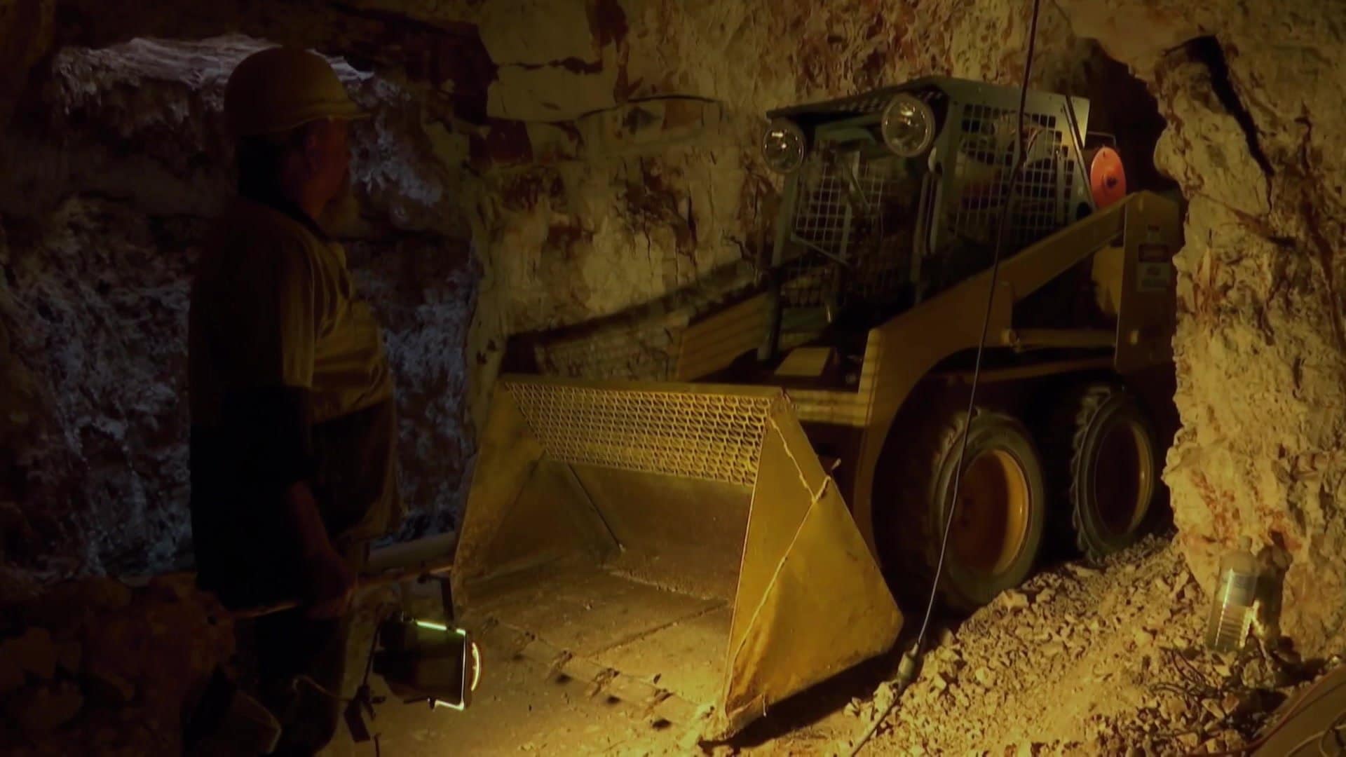 Outback Opal Hunters S2E3 Going Under CTV