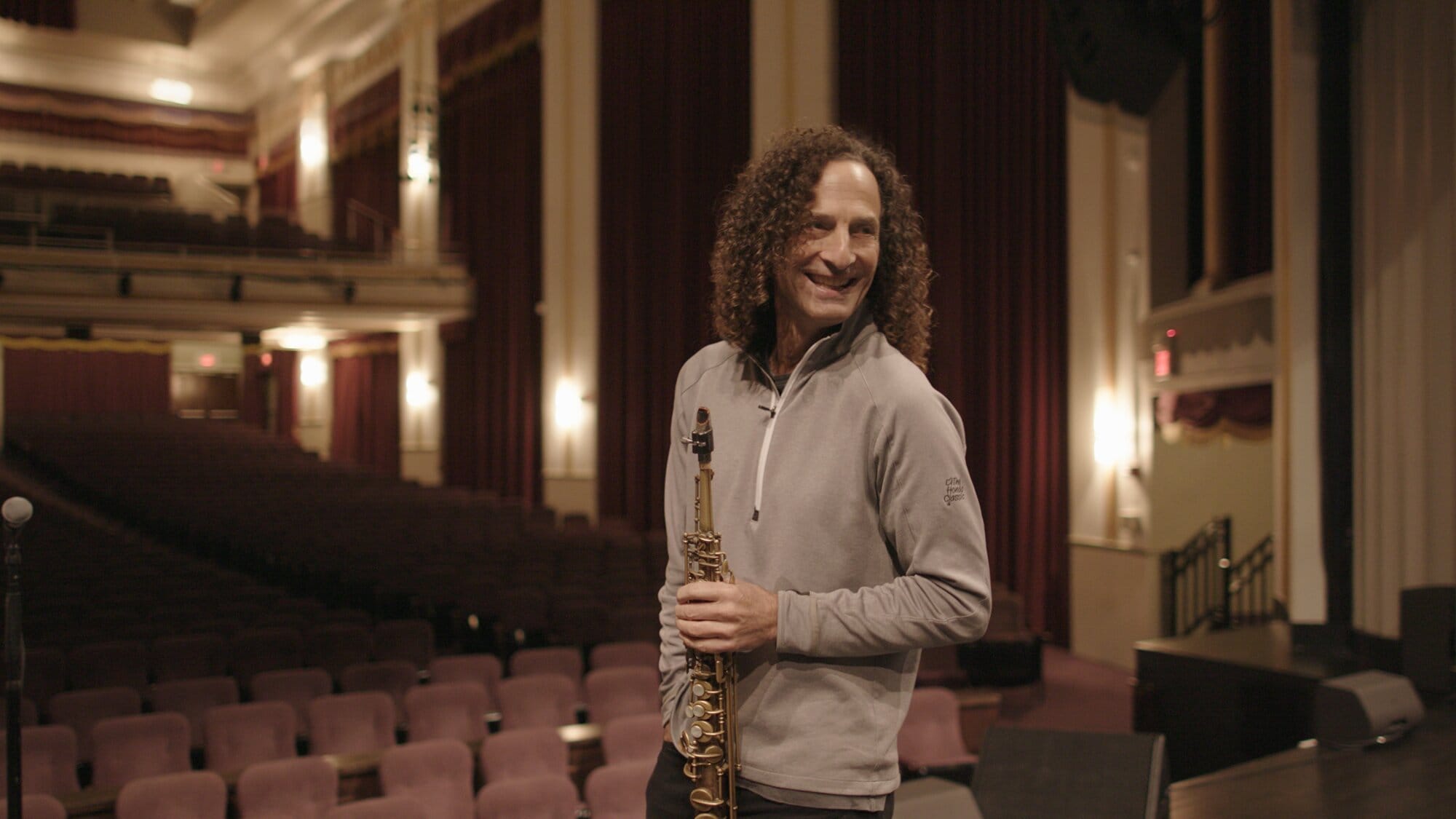music-box-listening-to-kenny-g-crave