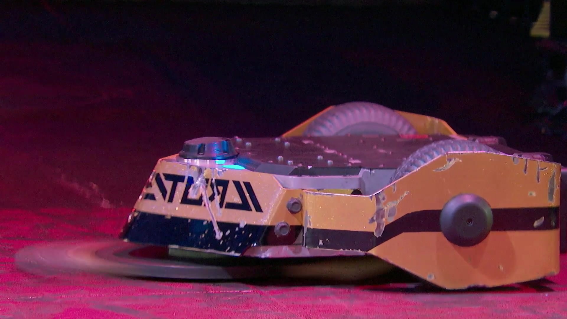 BattleBots: Bounty Hunters | S1:E2 | Predator Becomes Prey