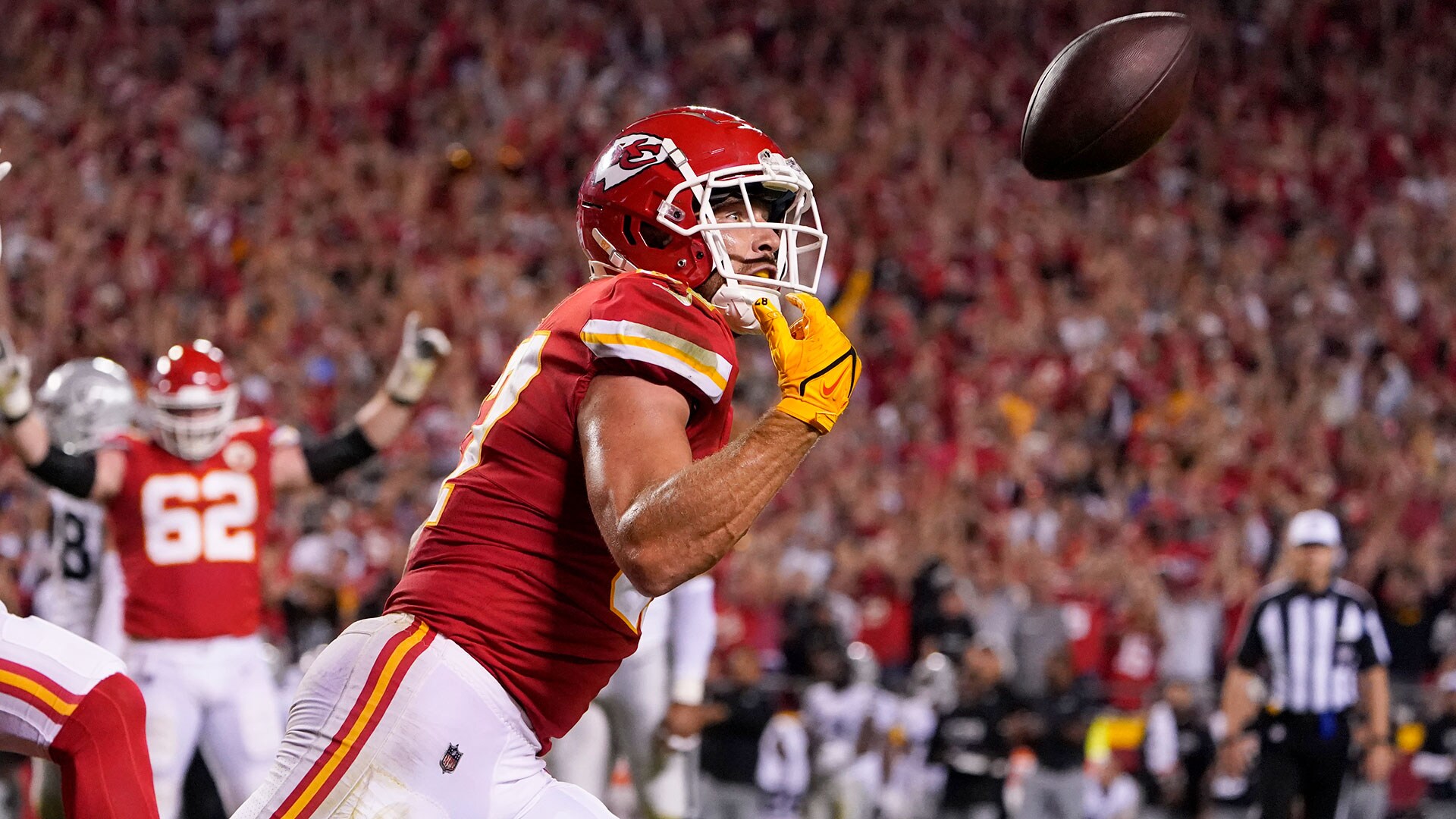 willson-the-chemistry-kelce-and-mahomes-have-is-incredible-video-tsn