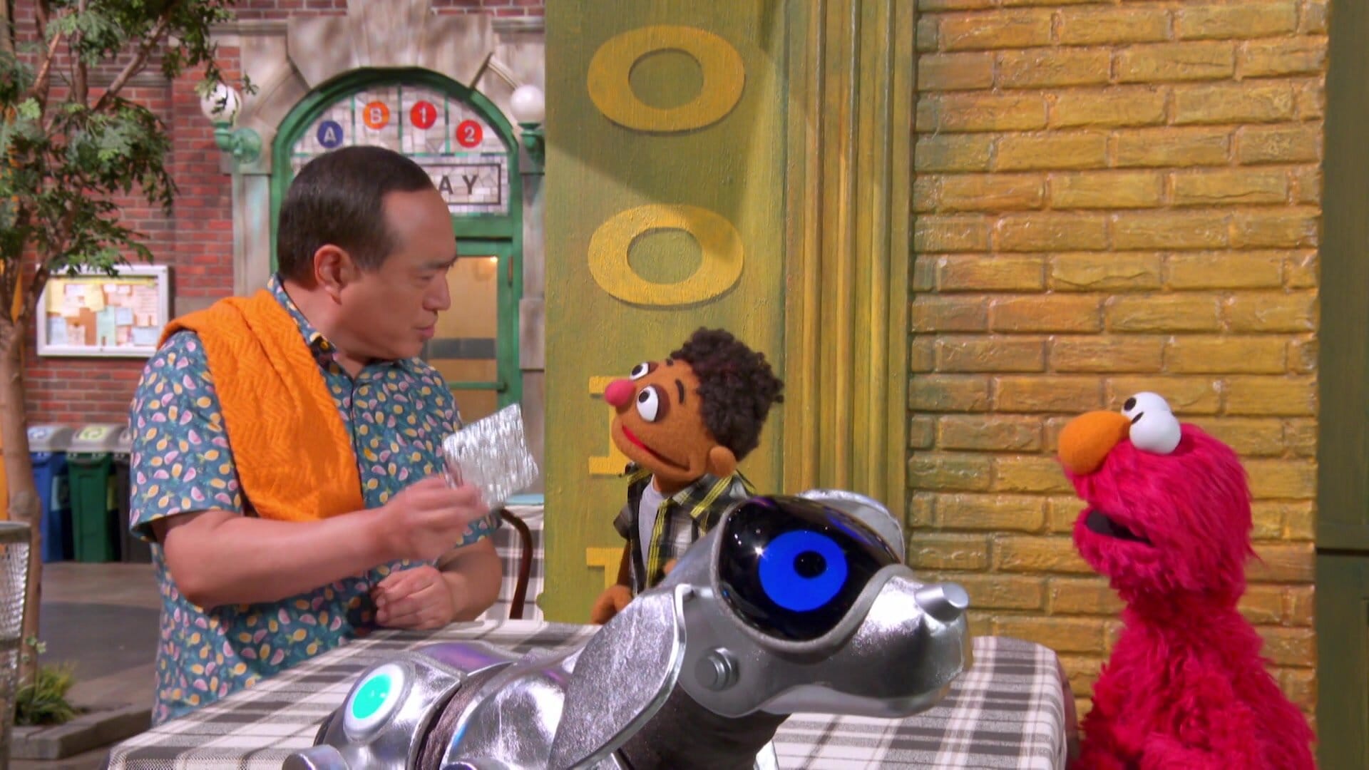 Sesame Street S52E1 Elmo Builds a Robot Dog