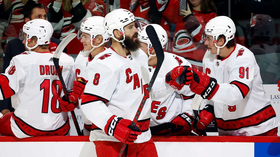 NHL: Panthers 3, Hurricanes 4