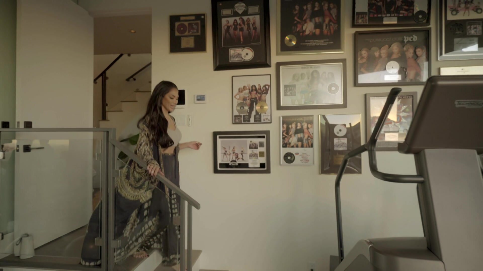 Cribs S19E2 Nicole Scherzinger / Jessie James Decker & Eric Decker