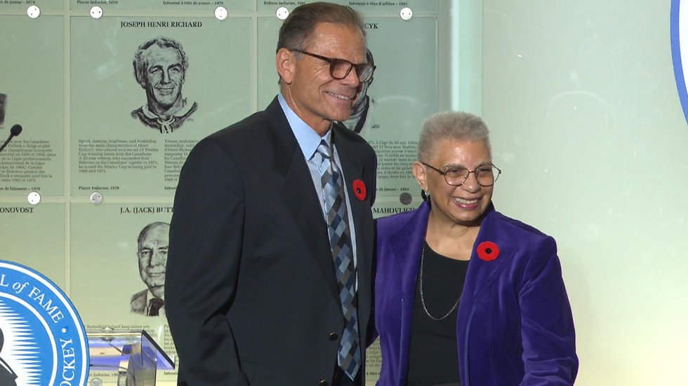 Bernice Carnegie accepts HHOF ring on her father's behalf: 'We're excited!'