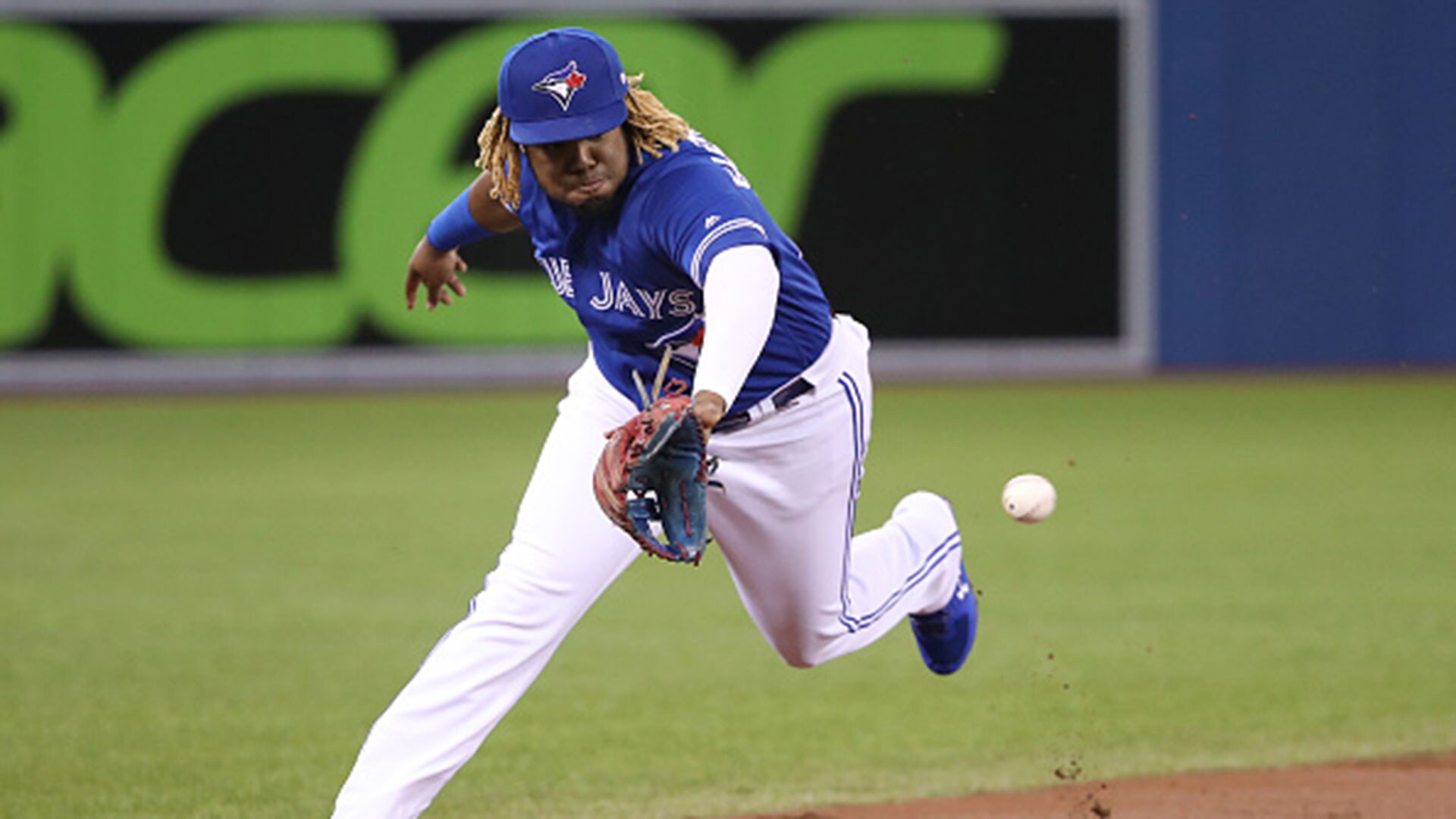 Five Blue Jays among Gold Glove finalists — Canadian Baseball Network