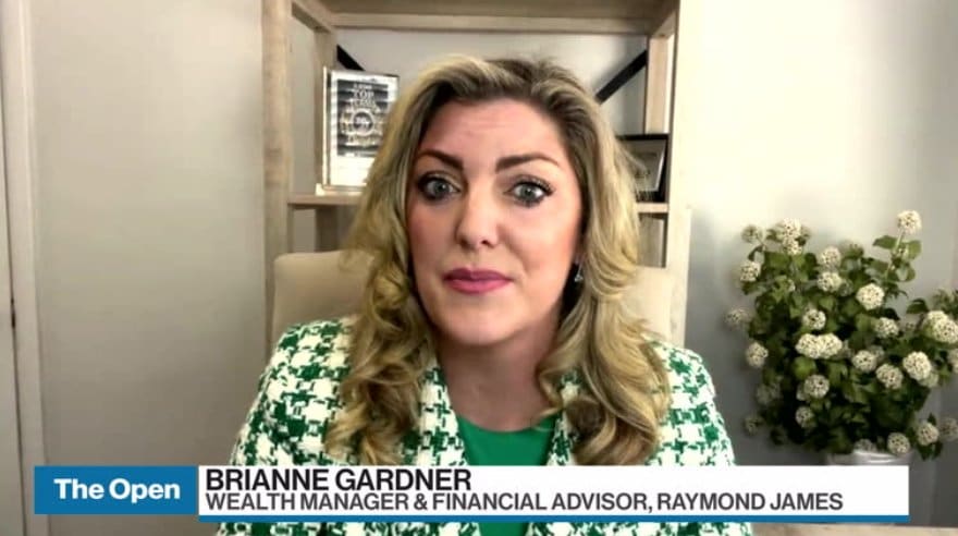 I really like Canadian bank stocks: Brianne Gardner - Video - BNN