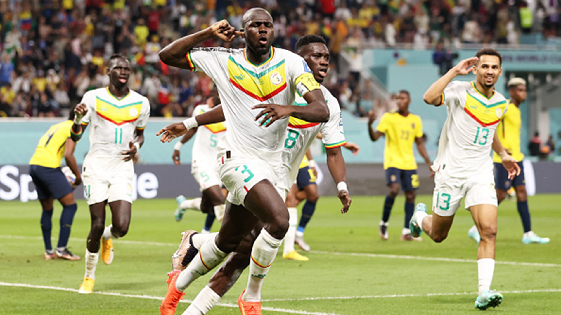 Must See: 'The perfect response!' - Senegal leapfrog Ecuador with Koulibaly's goal - Video - TSN