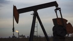 Bill Baruch, president at Blue Line Futures, talks about the latest U.S. oil inventories data. He says that many traders are worried that...