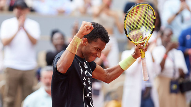 Auger-Aliassime earns comeback win to advance to Roland-Garros second round