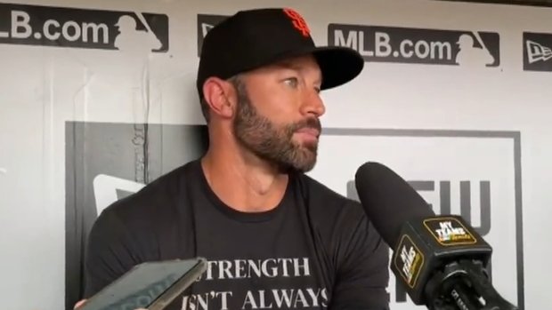 Giants' manager Kapler says he won't take the field for the anthem in protest