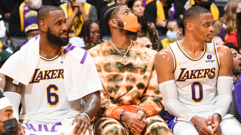 What is the Lakers' plan B after missing out on Kyrie?
