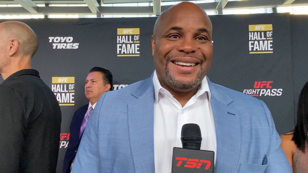 Two-division UFC champ Cormier reflects on legendary career at HOF ceremony