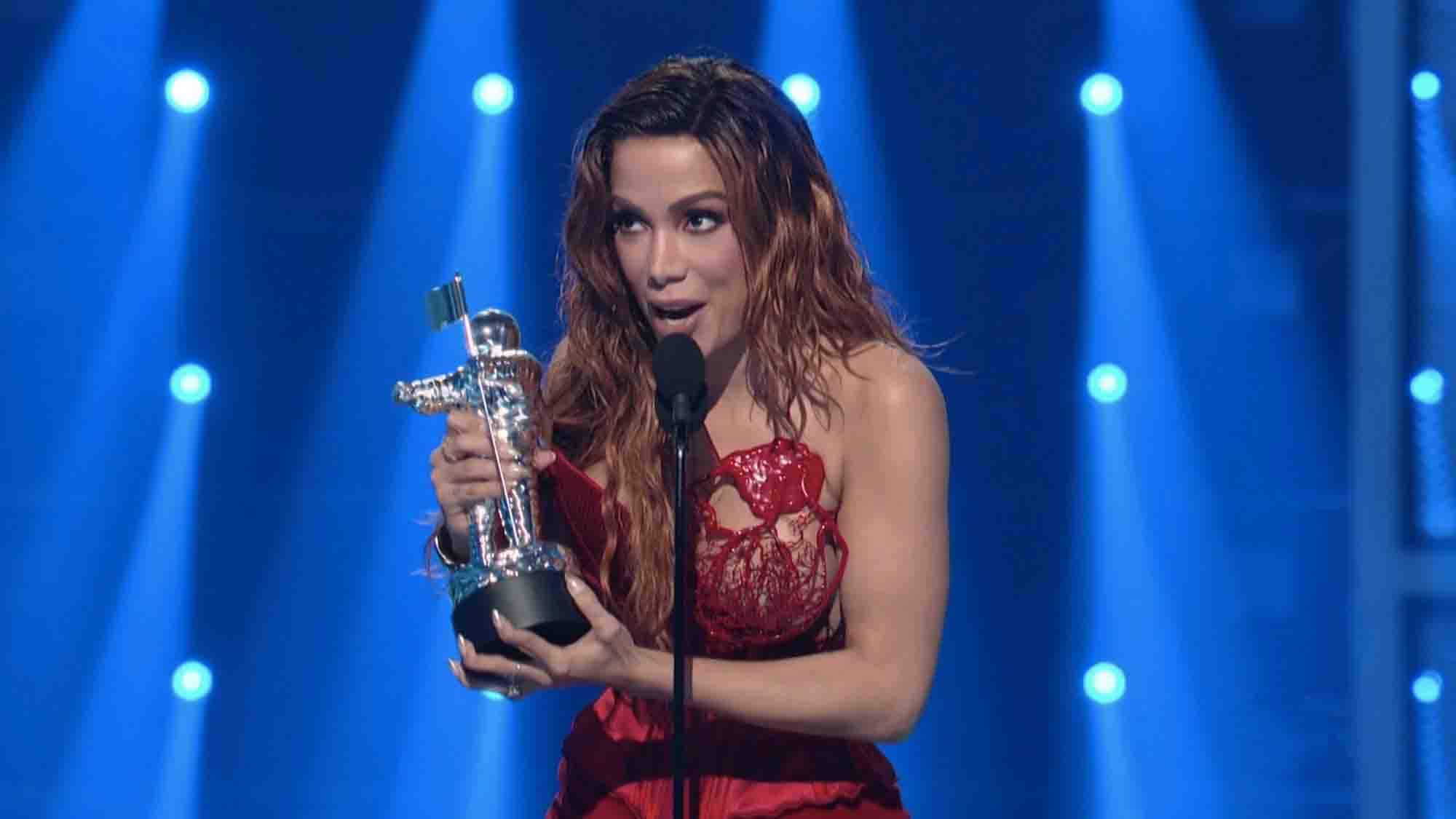 MTV VMA Anitta Is Awarded The VMA For Best Latin