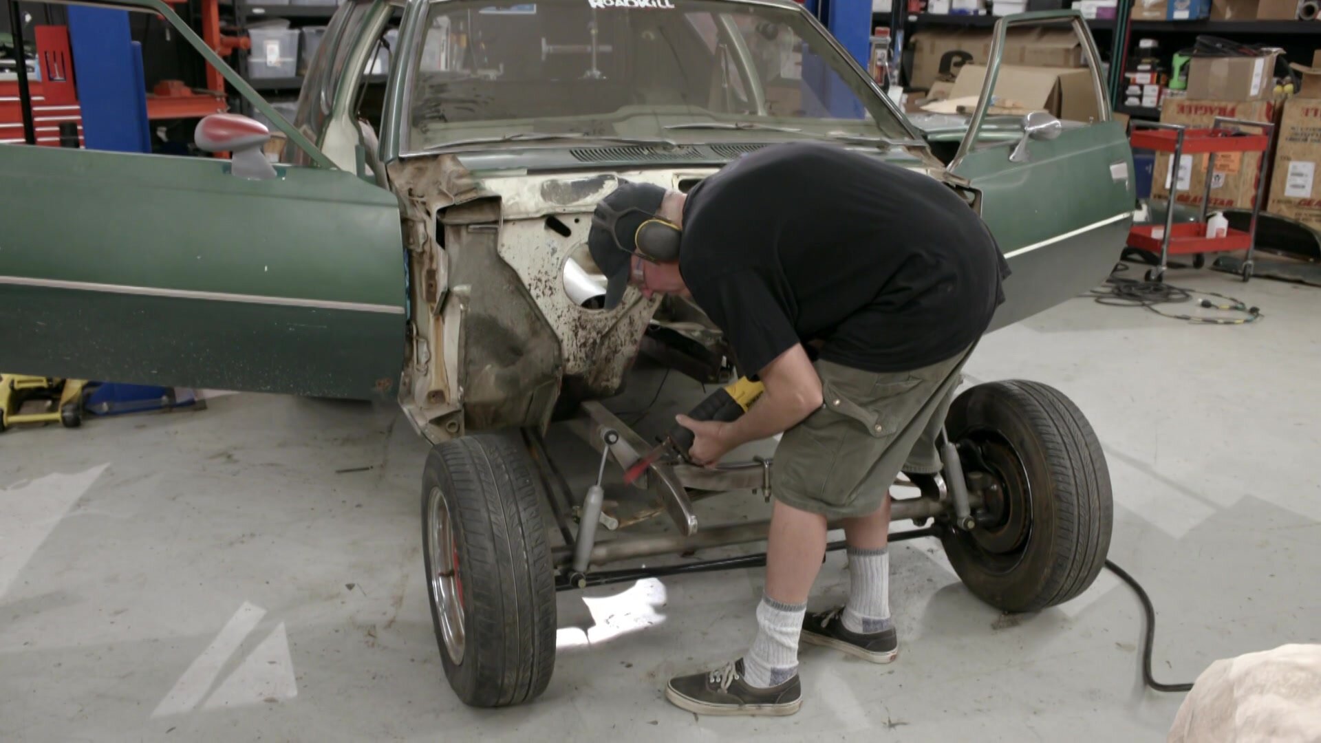 Roadkill S10E7 The Hemi Gremmie Begins! CTV