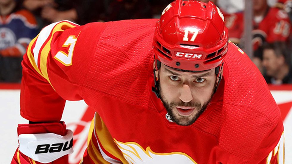 Lucic lauds Flames' management for how they handled 'drama' filled offseason