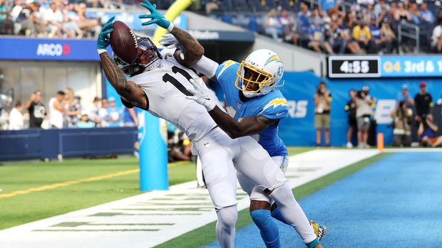 Must See: Jones' impressive one-handed snag gives the Jags a commanding lead