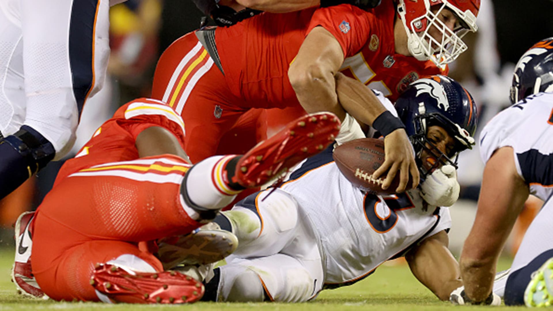 Super Bowl field turns into a super slip and slide - WHYY