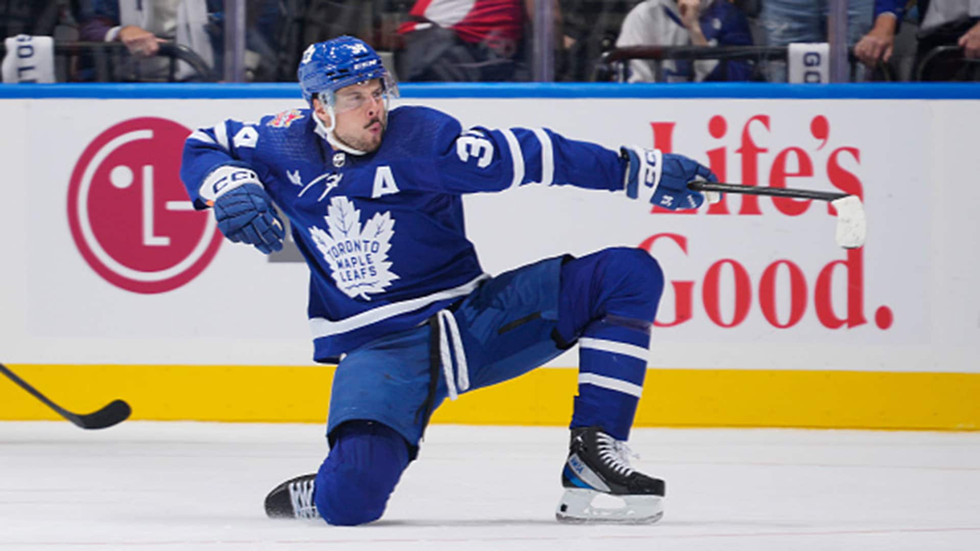 Matthews impressing new Leafs: 'I can see why he's the highest