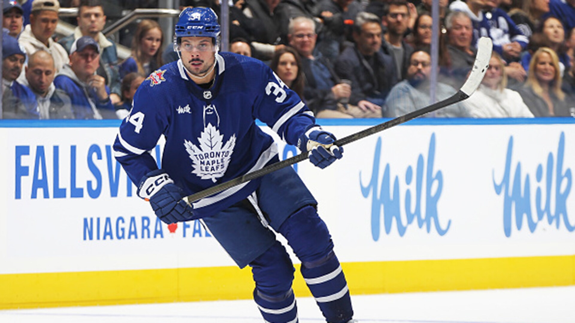 Auston Matthews Toronto Maple Leafs Framed 15'' x 17'' 2022 Hart