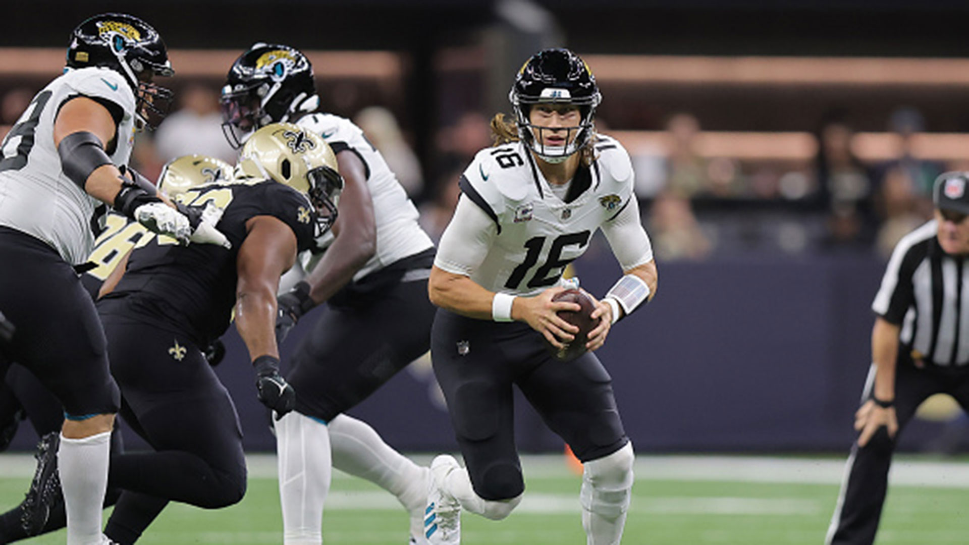 Trevor Lawrence comes through late and the Jaguars hold off the Saints,  31-24