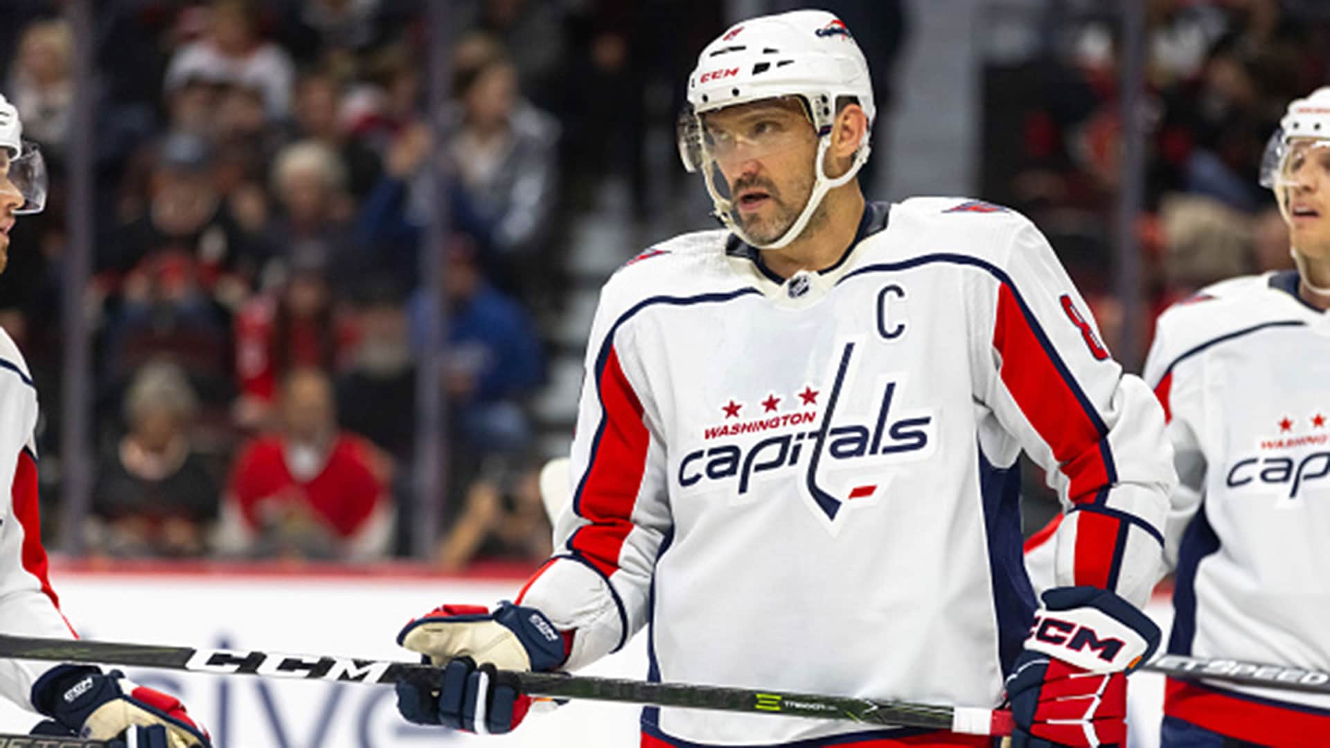 Ovechkin returns after taking puck to face, Capitals defeat Wild