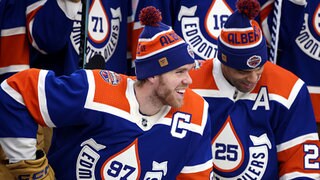 Oilers bringing back classic royal blue jersey - Heavy Hockey Network
